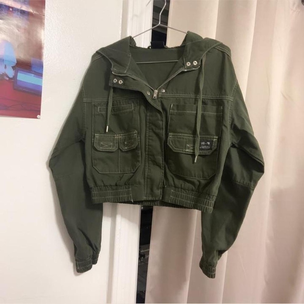BDG UO Cropped Hooded Utility Jacket from URBAN OUTFITTERS